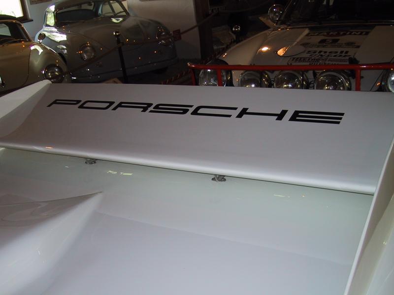 Heckflgel eines Porsche 962